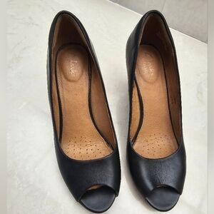 Clarks Women's Black Peep Toe Shoes